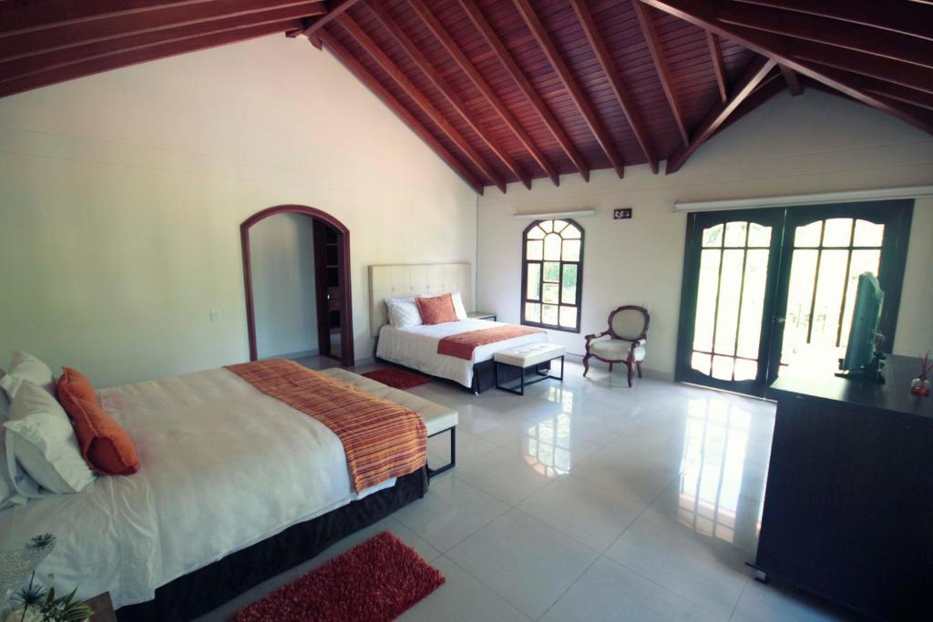 Villa De Los Angeles Medellín Szoba fotó